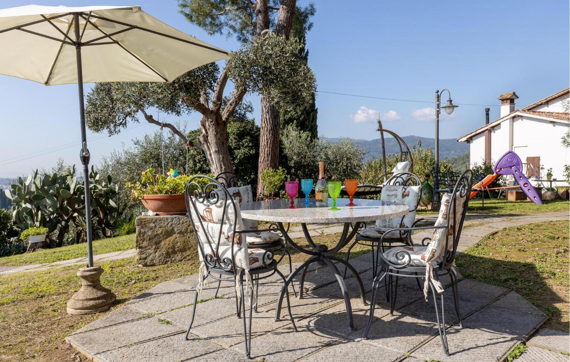 Beautiful Home In Uzzano Pt With Kitchen Екстериор снимка